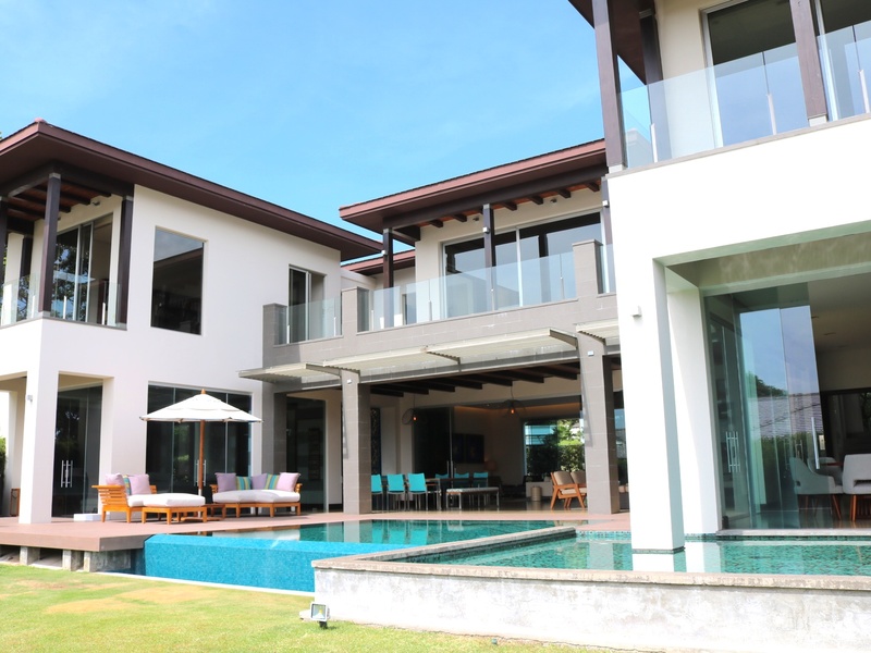 4 bed Single Family Homes For Sale in Santa Ana, San Jose - 1